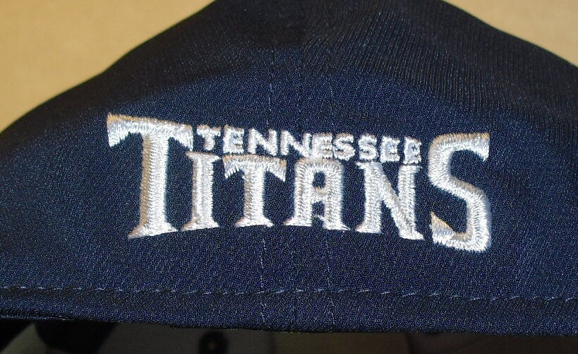 Tennessee Titans Mens Reebok Fitted hat Fits Head sizes of 6 7/8-7 1/4 New Nfl