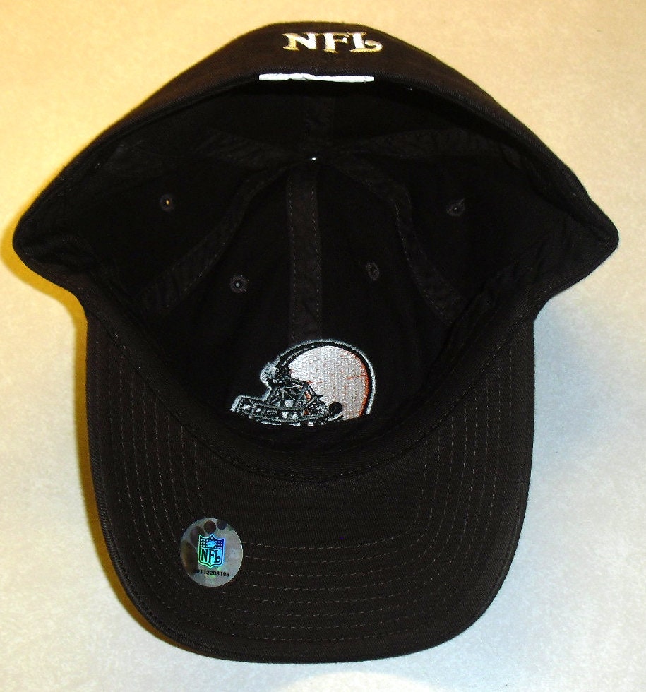 Cleveland Browns Mens Brown Stretch fit One fit hat cap New NFL Helmet Logo