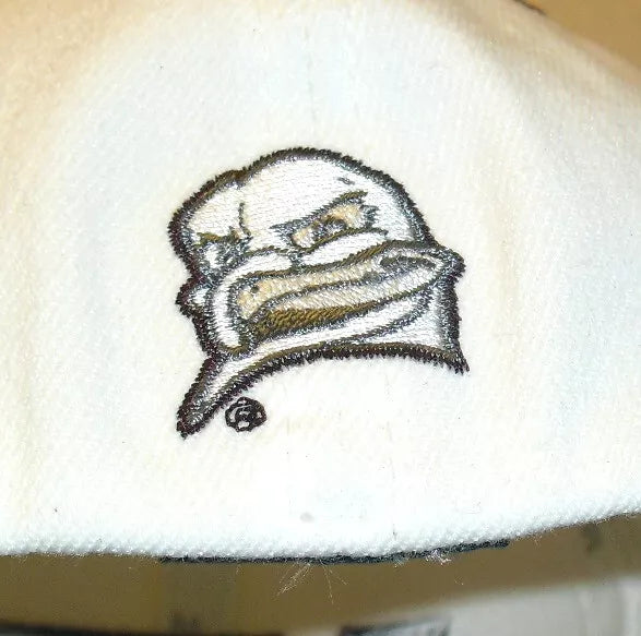 Virginia Tech Hokies Zephyr Mens White Stretch Fit One Fit hat sz. Medium/Large