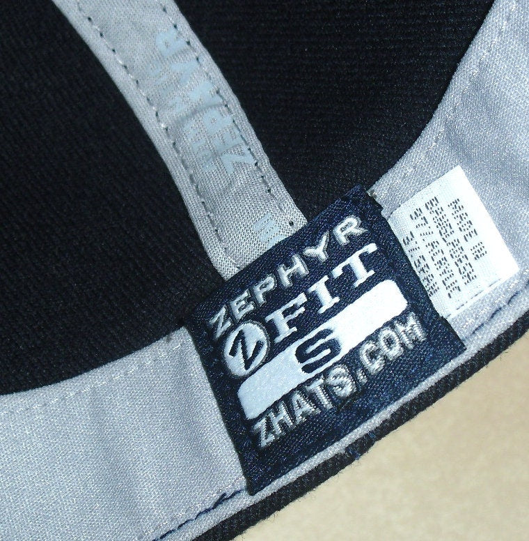 Utah State Aggies Mens Zephyr Stretch Fit hat cap sz. Small New Ncaa