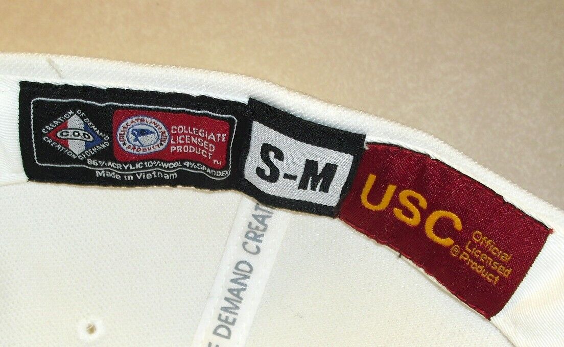 USC Trojans Mens White Stretch Fit One Fit hat cap sz. Small Medium New Ncaa